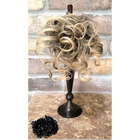 A Whole Bunch of Hair Accessories! - Picture 2 of 14